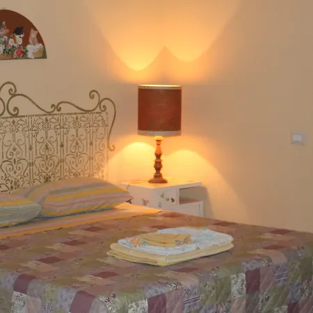 לינה וארוחת בוקר La Rena Rossa 3*