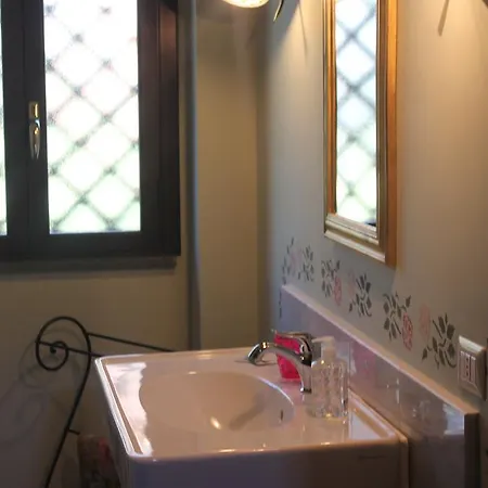 فندق مبيت وإفطار مبيت وإفطار لا رينا روسا 3*